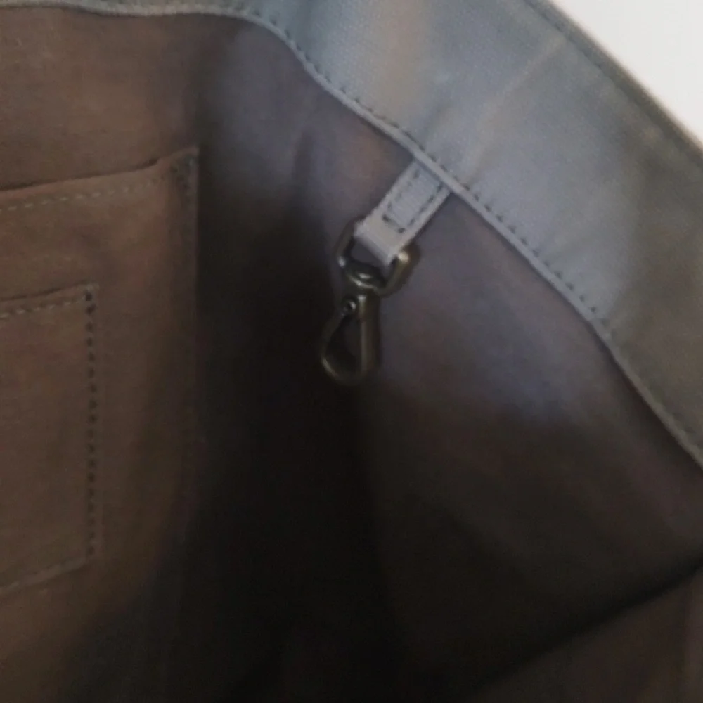 FEED Tote •Olive Green•Used - Picture 9 of 13